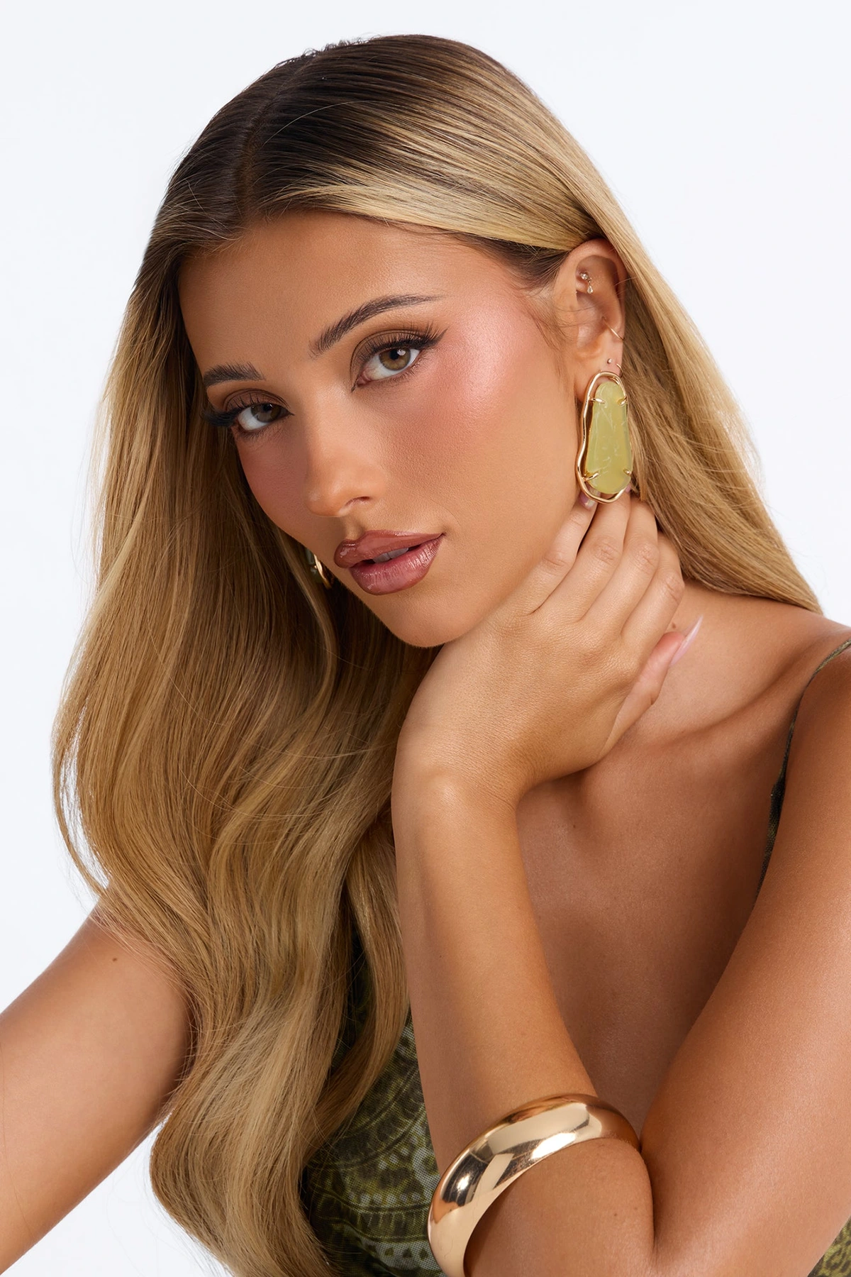 Tulum Breeze Drop Earrings - Gold/Green — Dourado/Verde