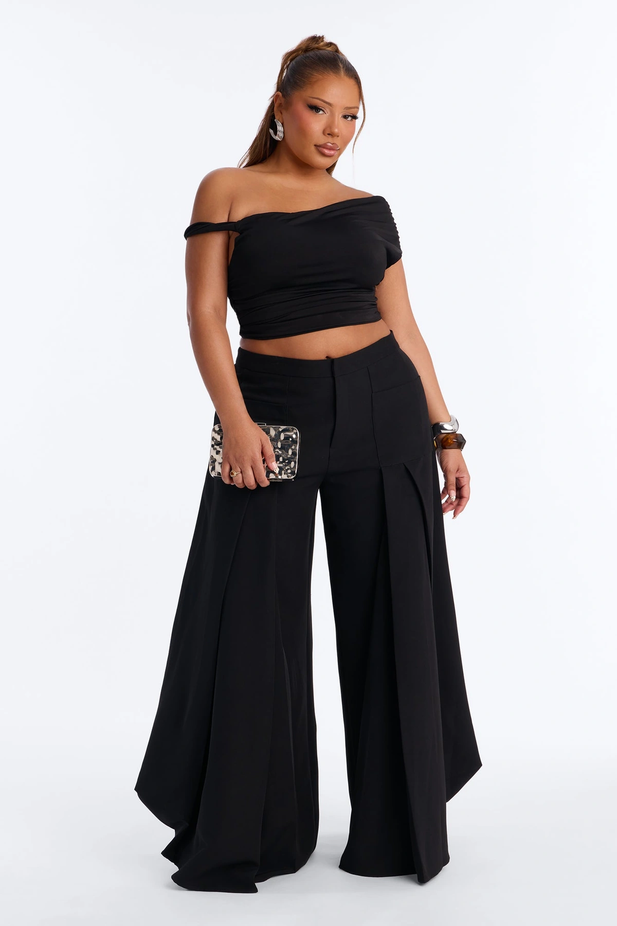 Stand Out Super Wide Pleated Trouser - Black — Preto