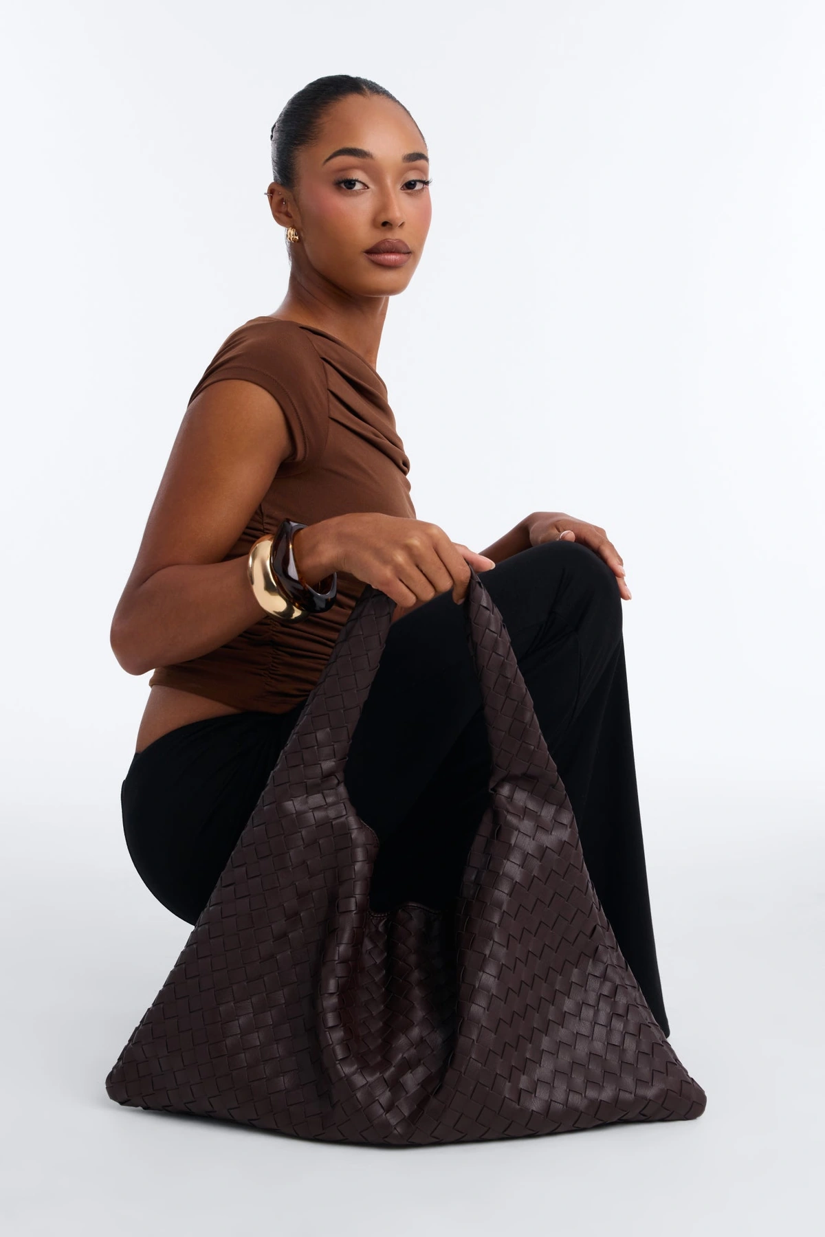 Larger Than Life Faux Leather Woven Shoulder Handbag - Brown — Castanho