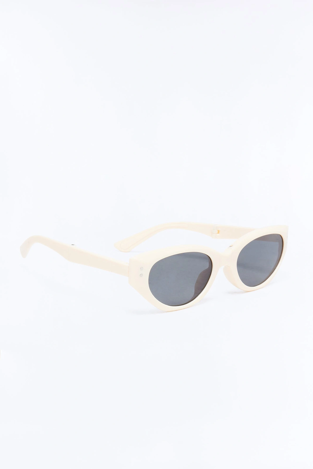 Sunny In So Cal Packable Sunglasses - Ivory — Marfim