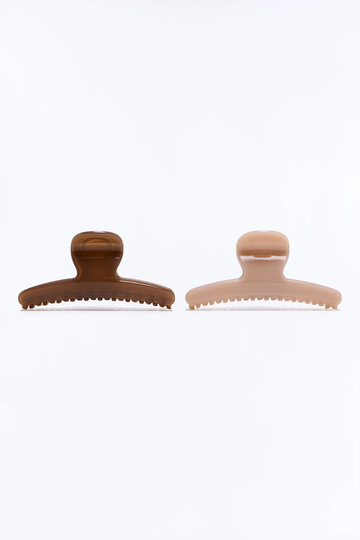 Never Walk Alone 2 Piece Claw Clip Set - Tan — Castanho-claro