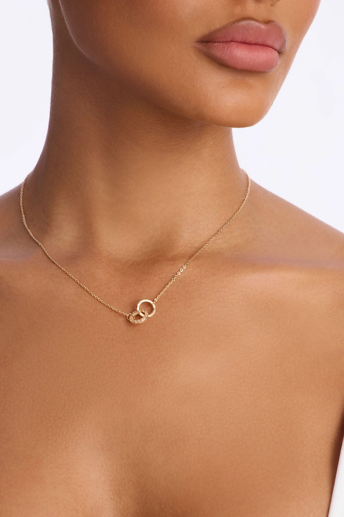 Internal Link Pendant Necklace - Gold — Dourado