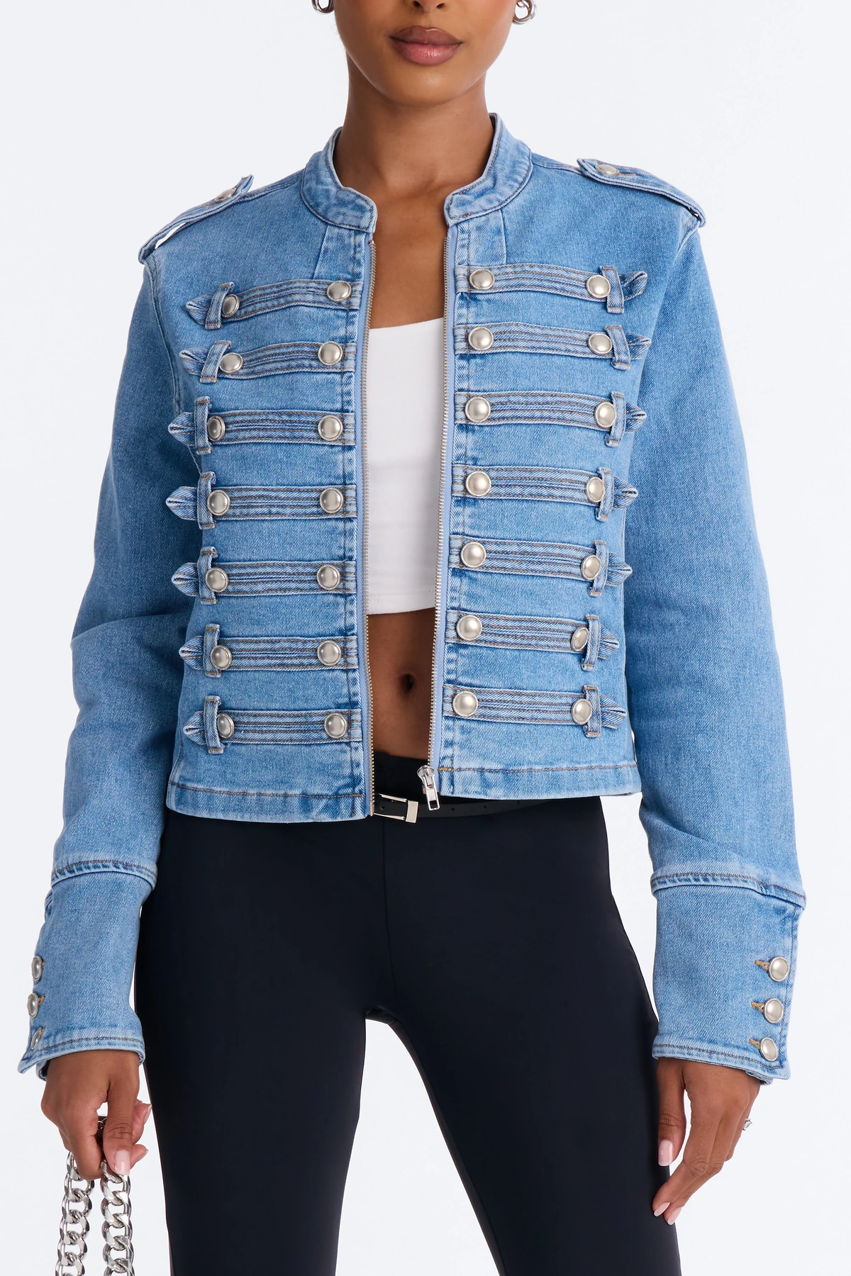 Defended You Decorated Stretch Denim Jacket - Light Wash — Ganga de lavagem clara