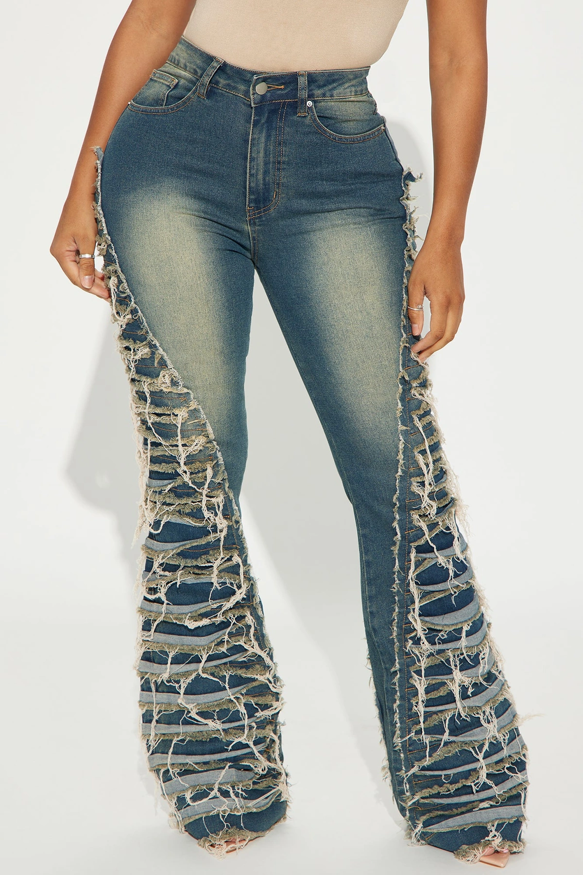 Feeling Brand New Tinted Flare Jeans - Medium Wash — Ganga de lavagem média