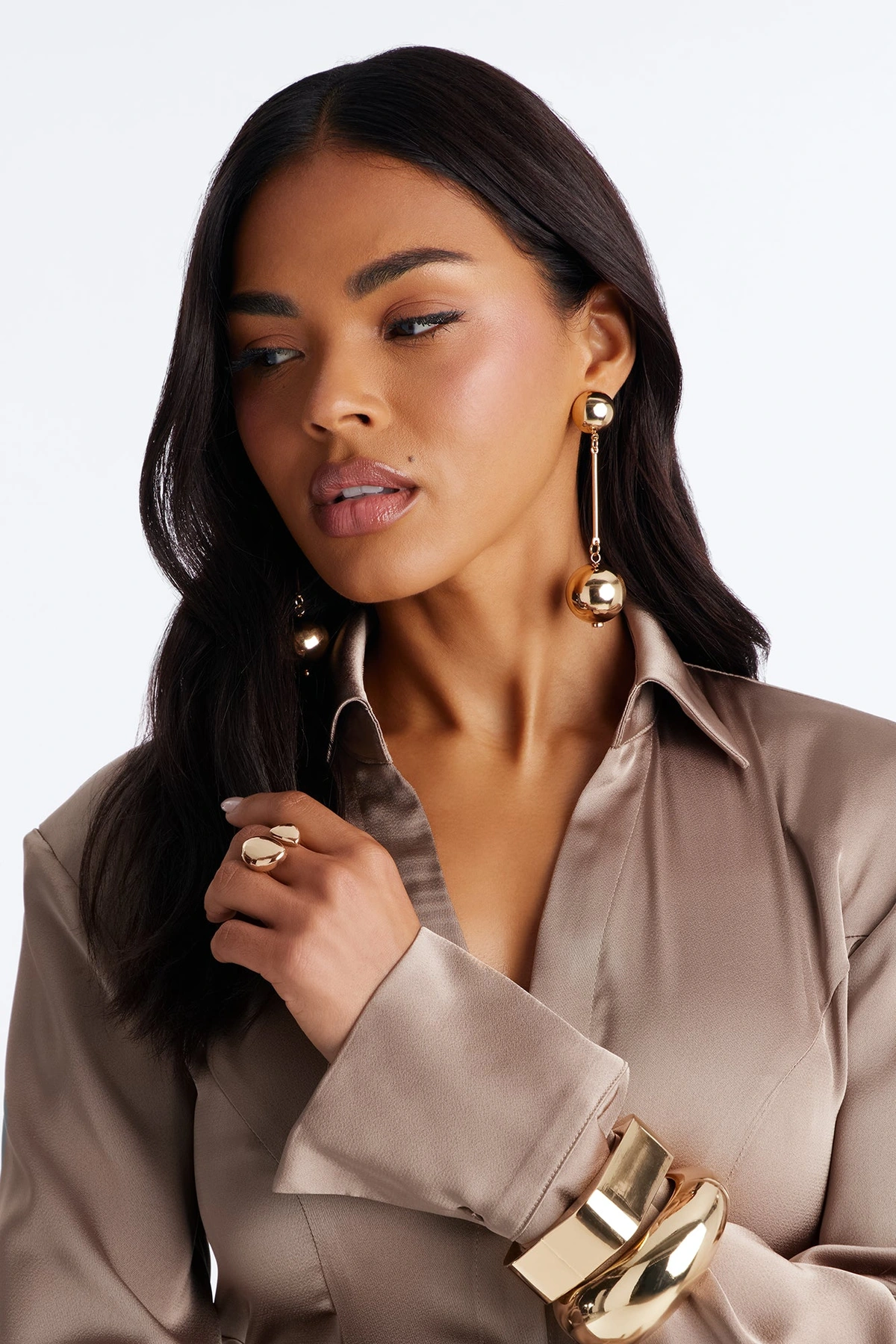 Keep Close Drop Earrings - Gold — Dourado