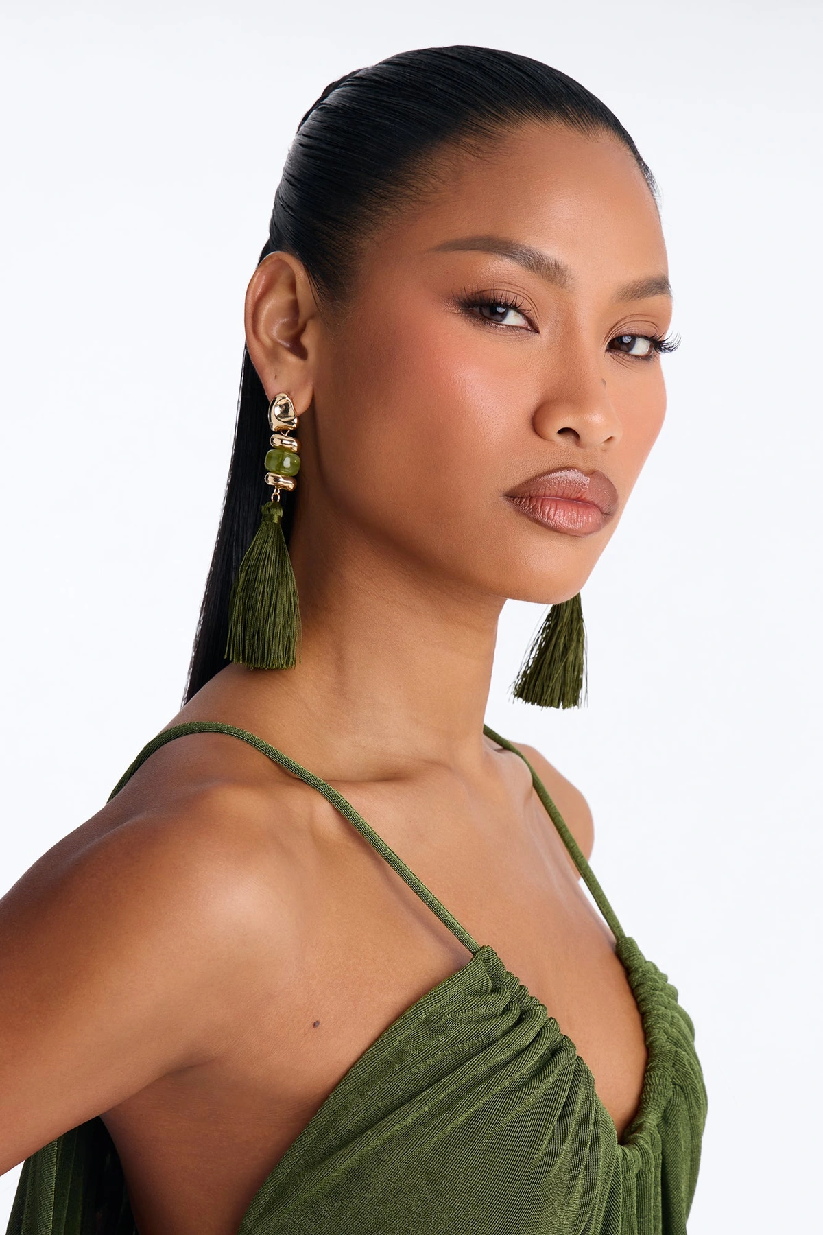 Serving Looks Drop Earrings - Gold/Green — Dourado/Verde