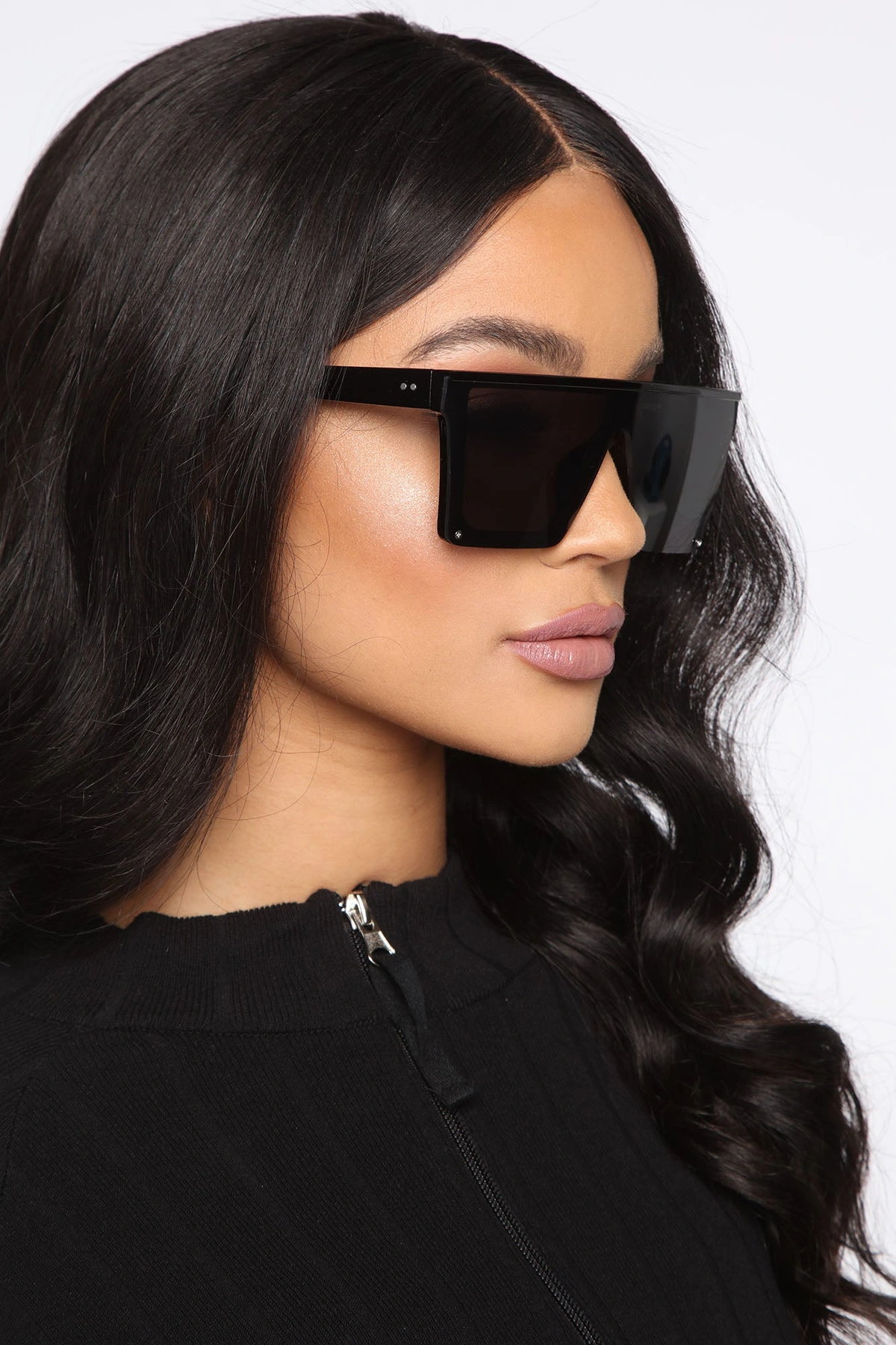 Catching Flights Sunglasses - Black — Preto