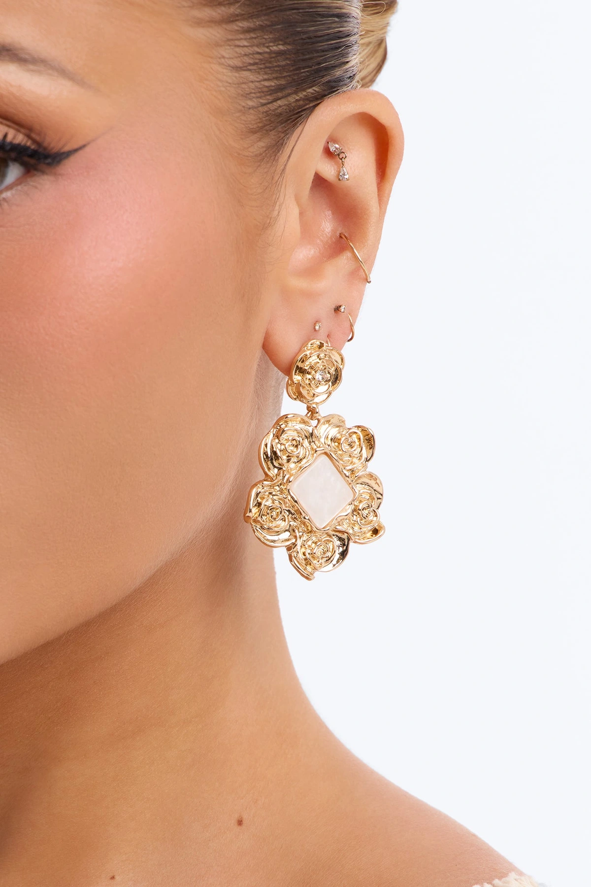 Glided Hardware Drop Earrings - Gold — Dourado