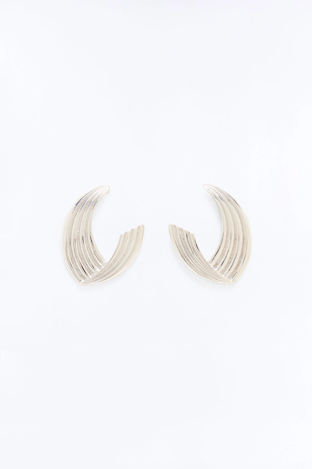 Timeless Glow Drop Earrings - Silver — Prateado