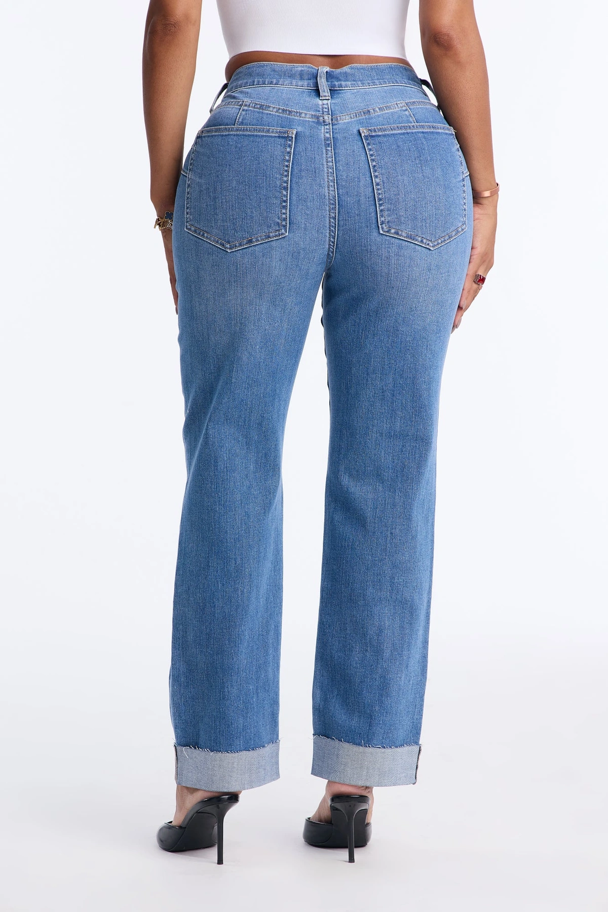 Salinas Curvy Stretch Straight Leg Jeans - Medium Wash — Ganga de lavagem média