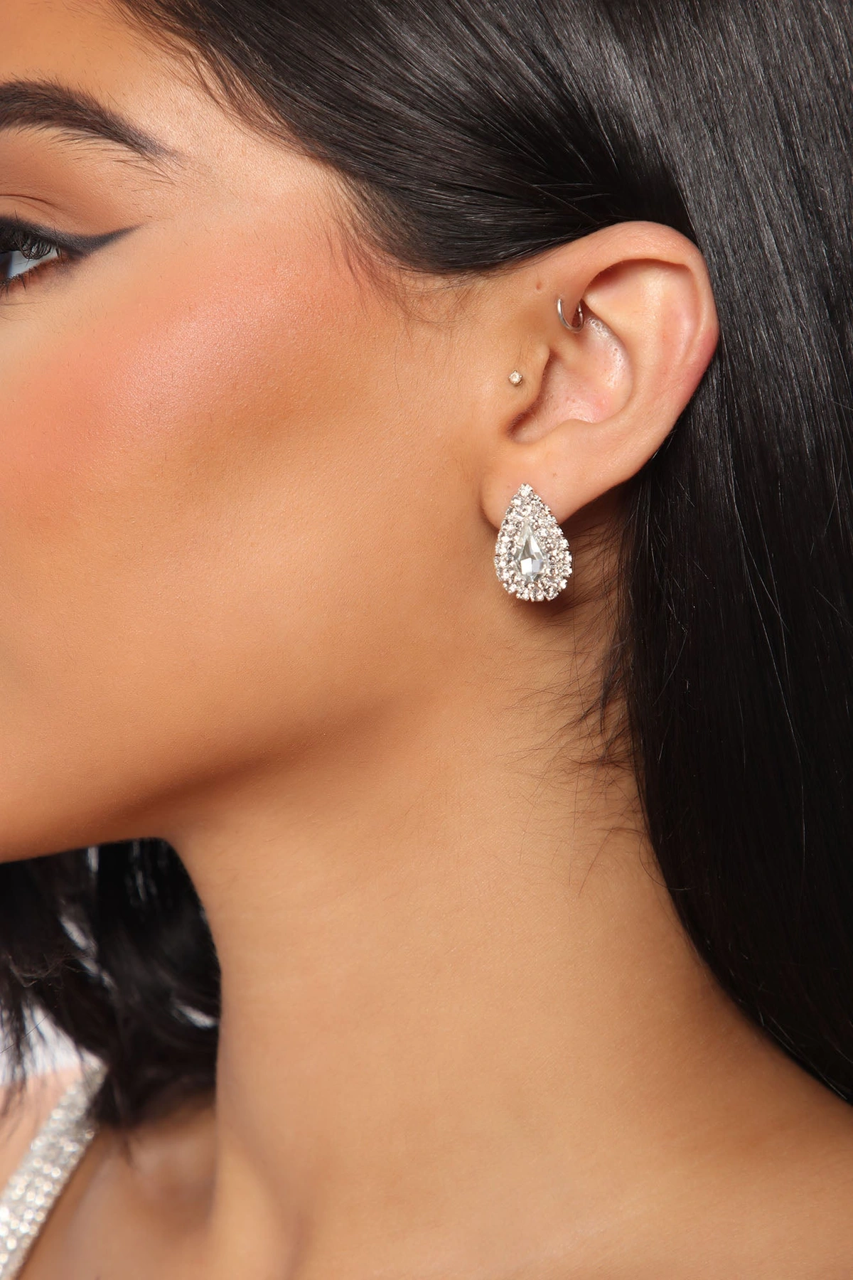 Tear Drop Rhinestone Earrings - Silver — Prateado