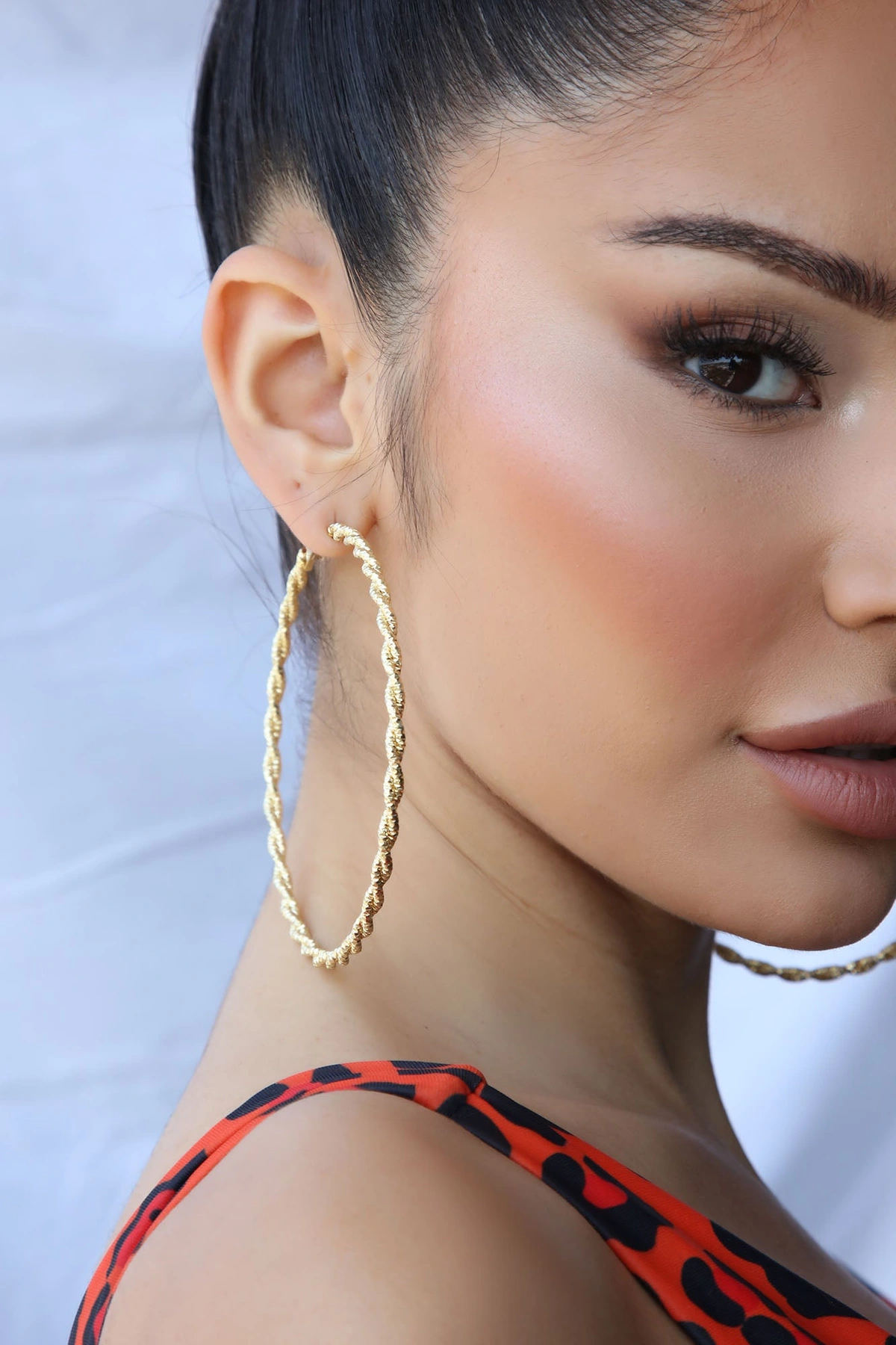 Truth Be Told Hoop Earrings - Gold — Dourado