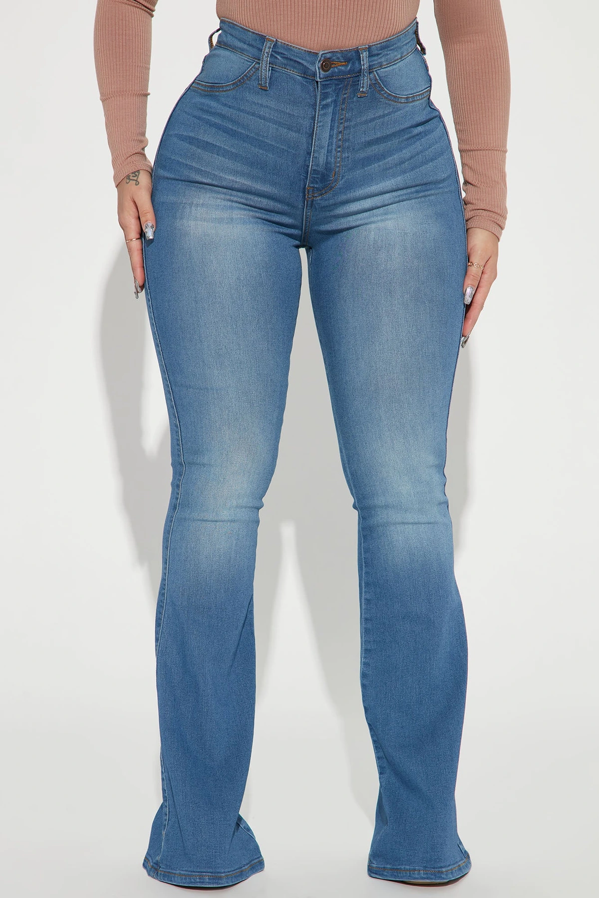 Deep In My Soul Flare Jeans - Light Wash — Ganga de lavagem clara