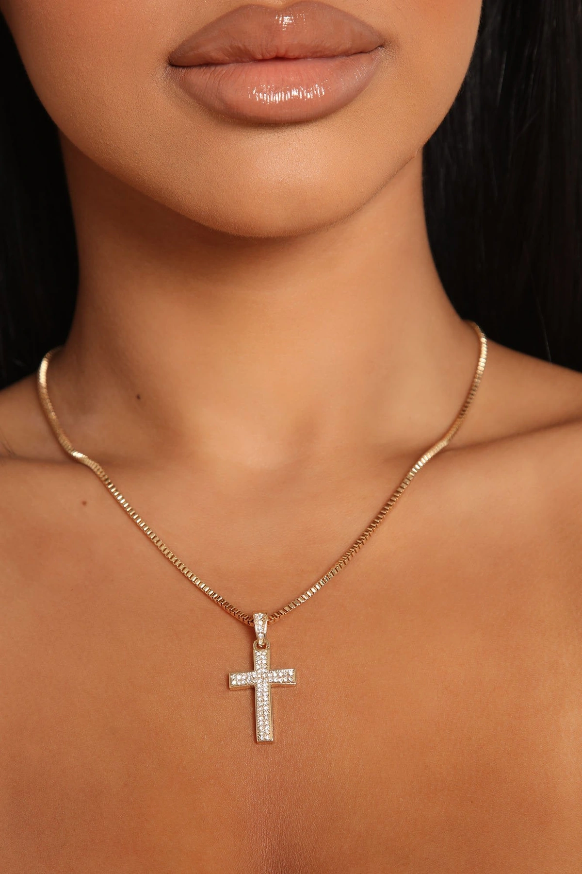 Devoted Love Cross Necklace - Gold — Dourado