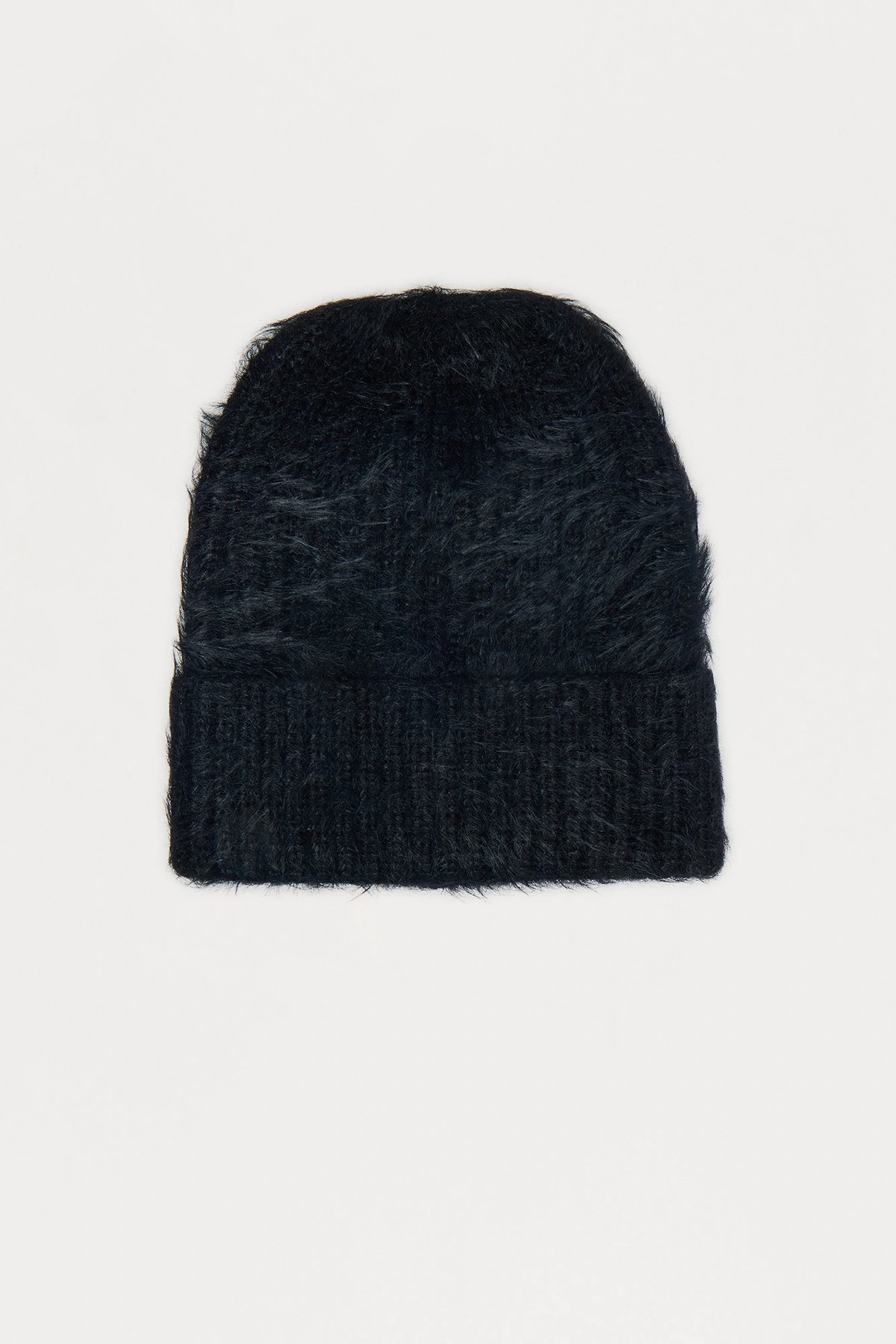 Fuzzy Feeling Beanie - Black — Preto