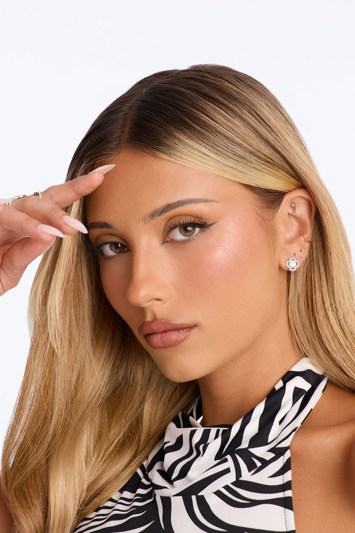 Cubic Zirconia Daisy Stud Earrings - Silver — Prateado