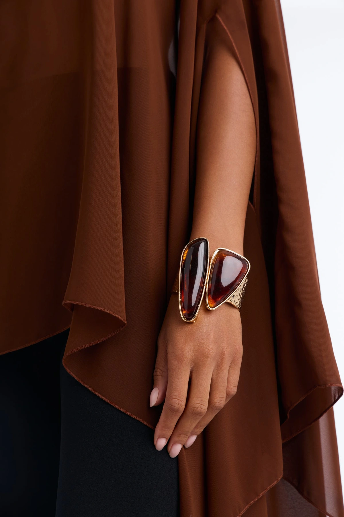 Mystic Falls Cuff Bracelet - Gold/Brown — Dourado/Castanho