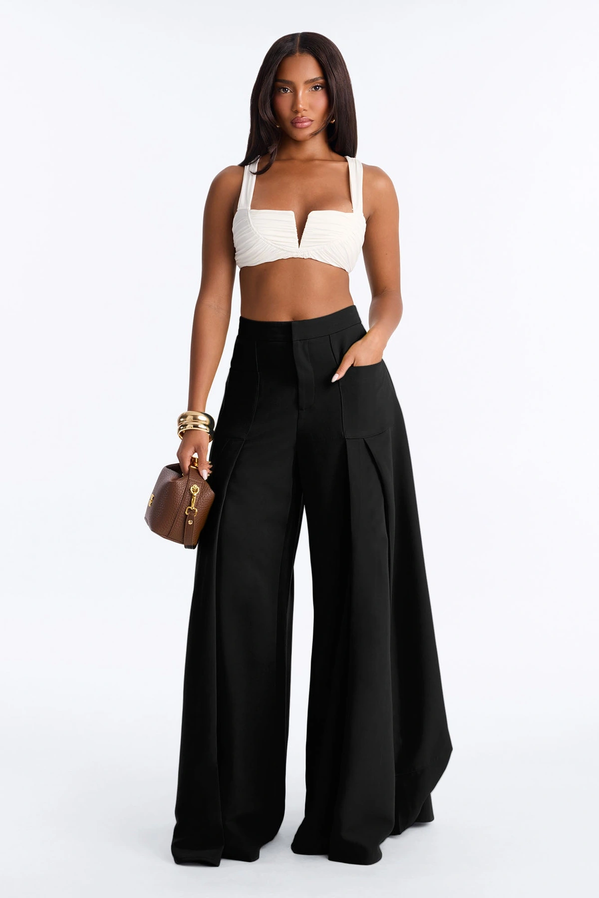 Stand Out Super Wide Pleated Trouser - Black — Preto