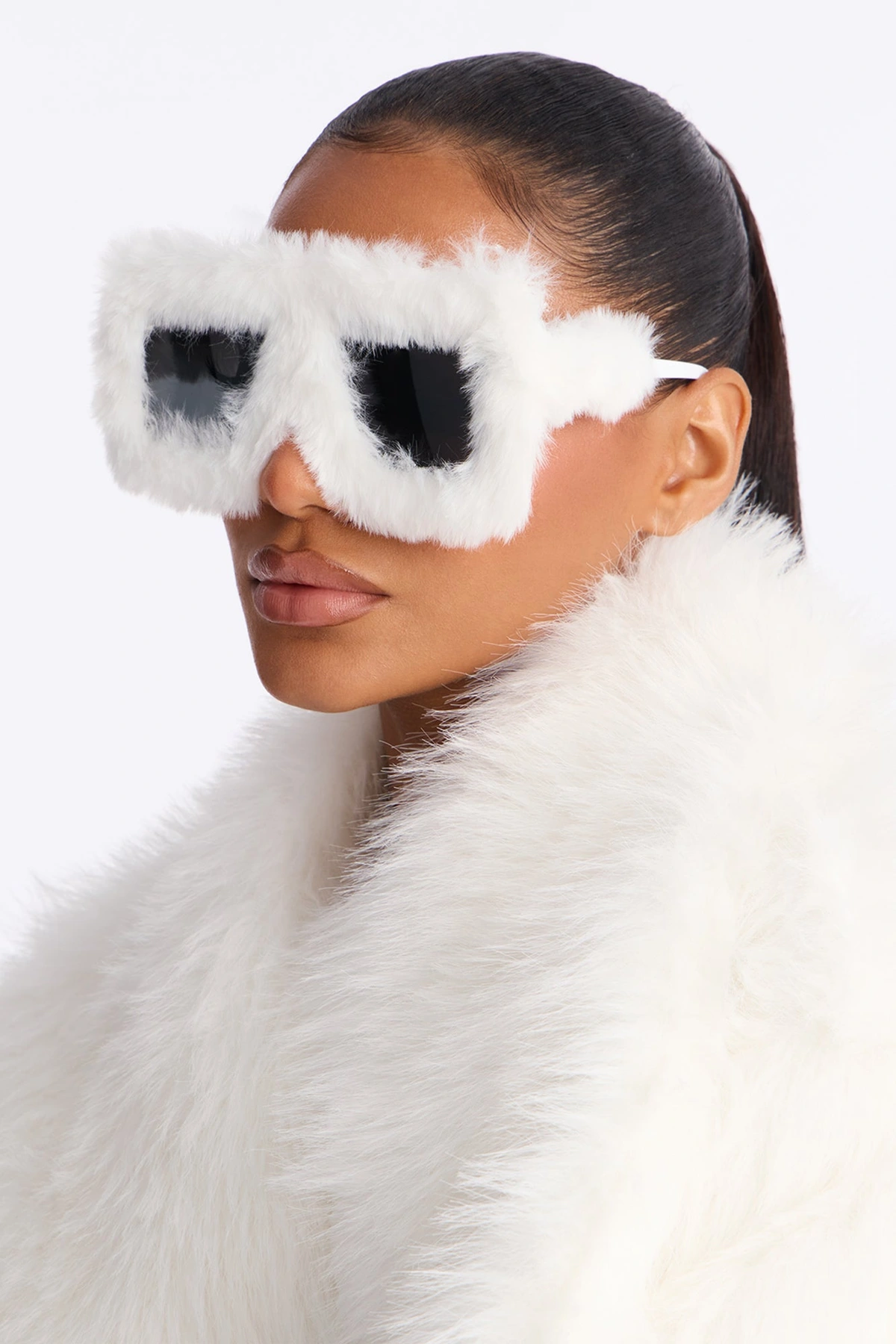 Fur Sight Sunglasses - White — Branco