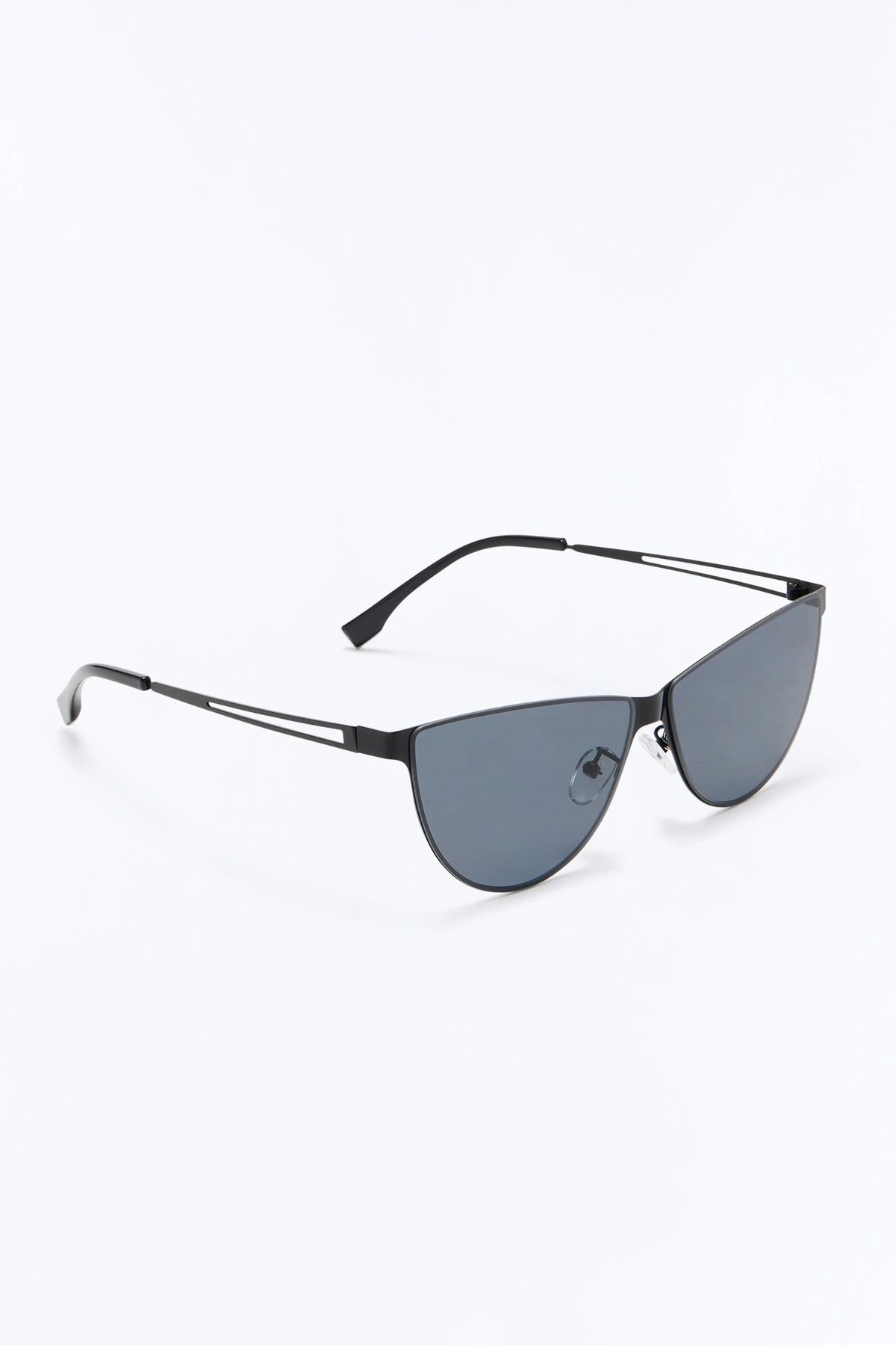 Stand Out Cat Eye Sunglasses - Black — Preto