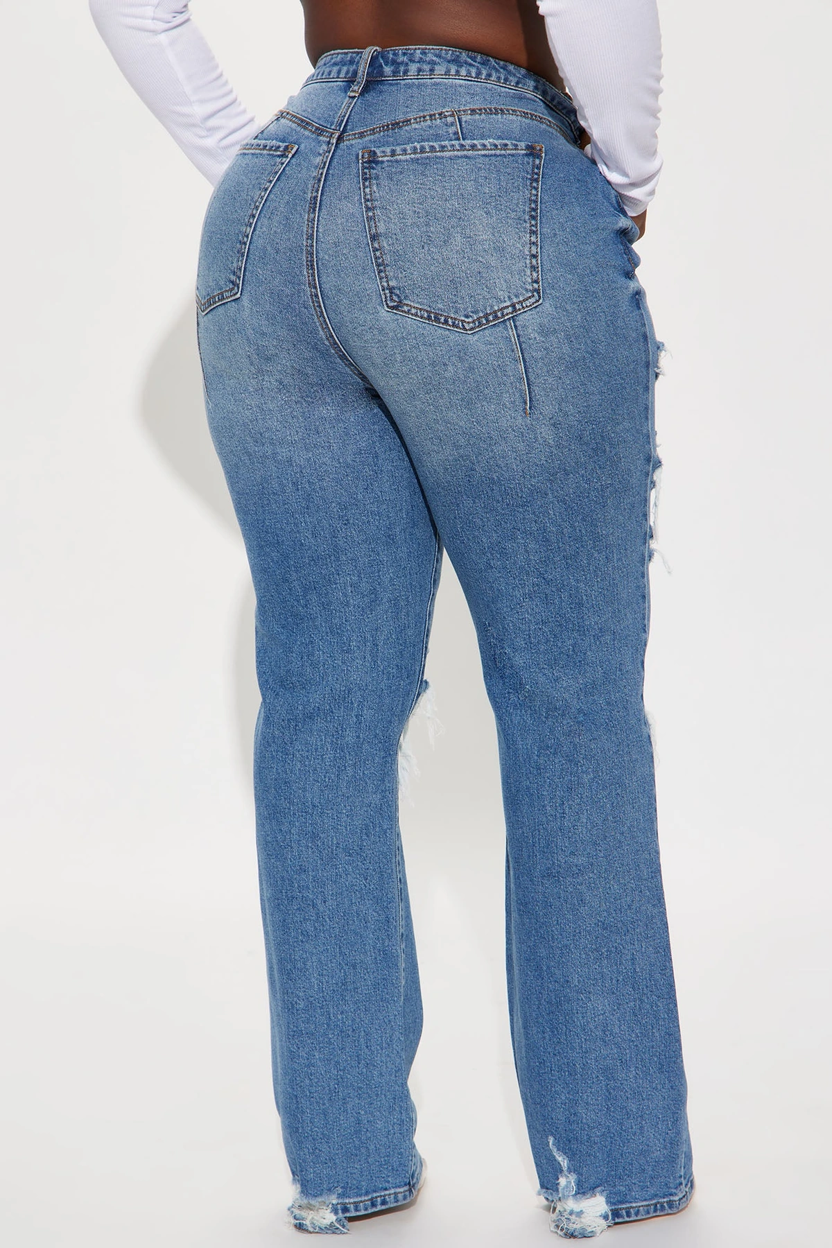 Posted Stretch Ripped Straight Leg Jeans - Medium Wash — Ganga de lavagem média