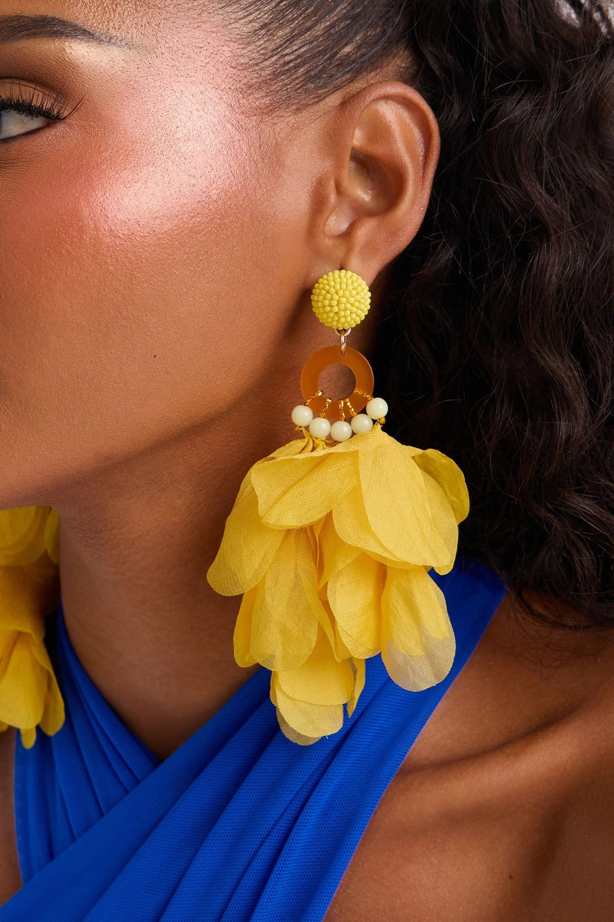 Dancing In The Garden Earrings - Yellow — Amarelo