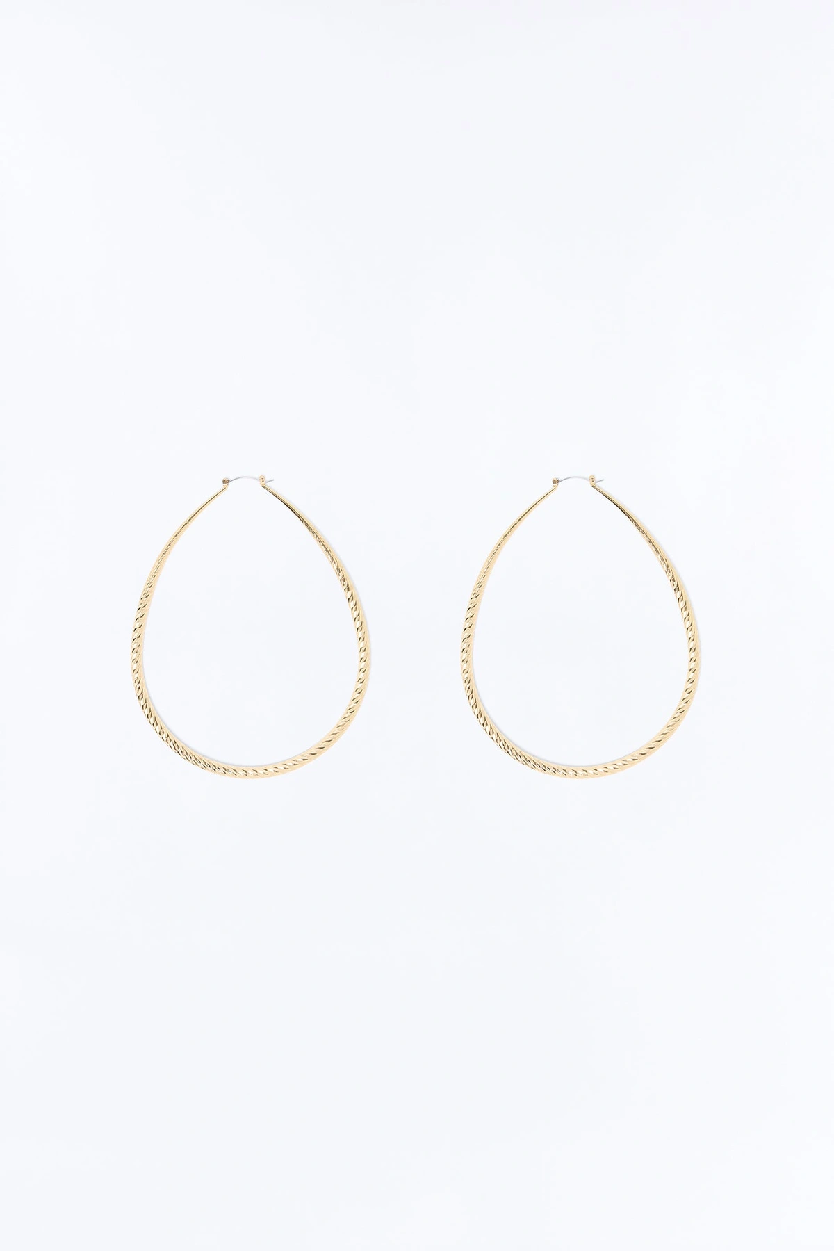 Can't Leave Me Hoop Earrings - Gold — Dourado