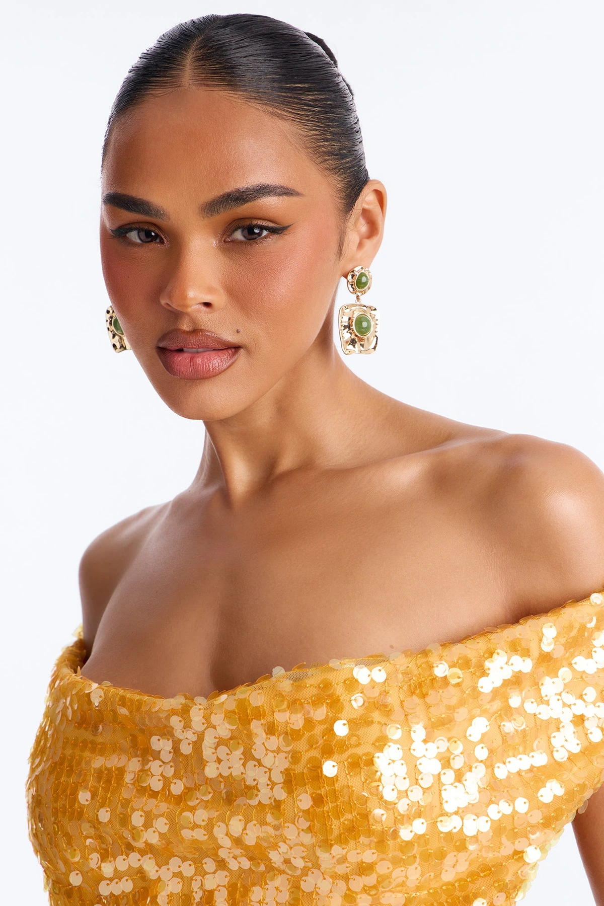 Just A Moment Jeweled Drop Earrings - Gold/Green — Dourado/Verde