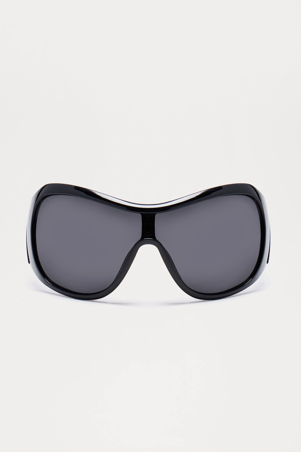 So Into Myself Sunglasses - Black — Preto
