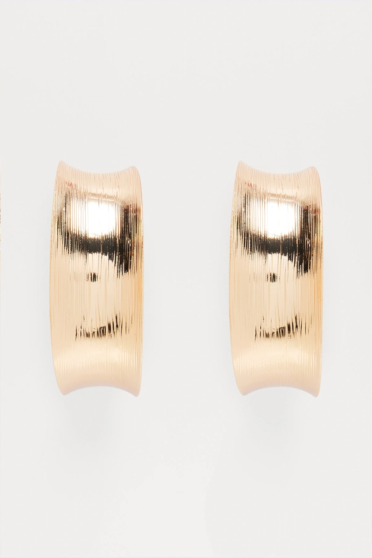 Serenity Hoop Earrings - Gold — Dourado