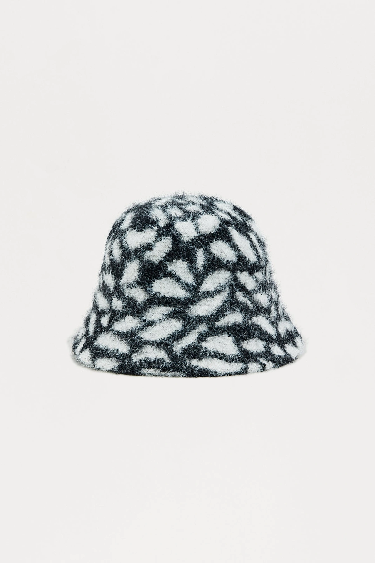Purrfect Winter Faux Fur Bucket Hat - Black/White — Preto/Branco