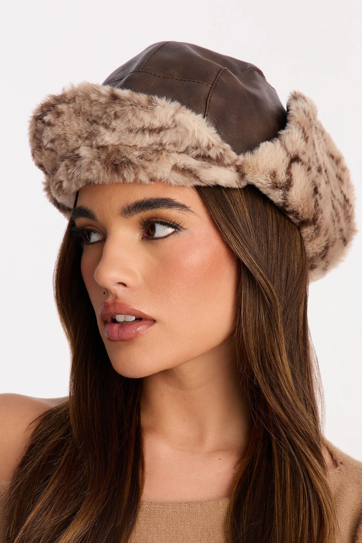 Softie Cap Trapper Hat - Black/combo — Preto/combinação
