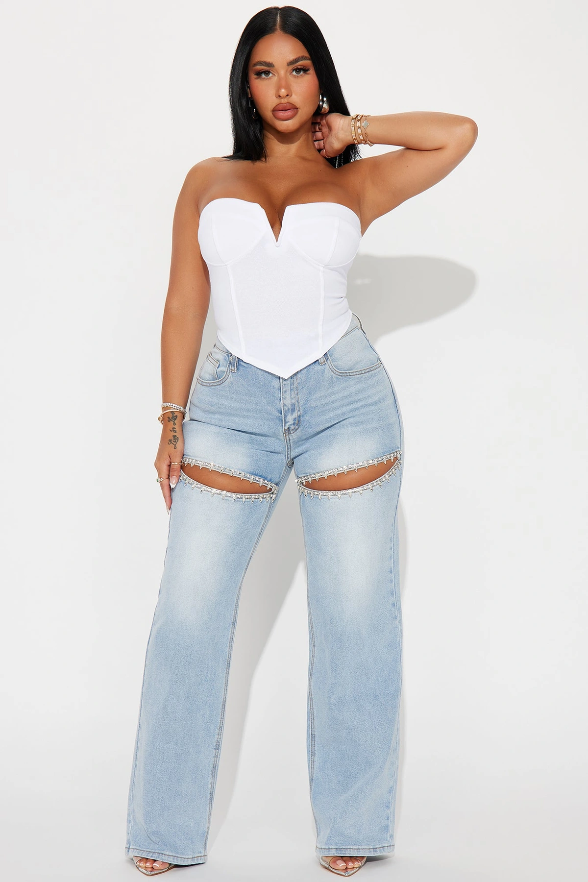 You Belong With Me Stretch Embellished Straight Leg Jeans - Light Wash — Ganga de lavagem clara