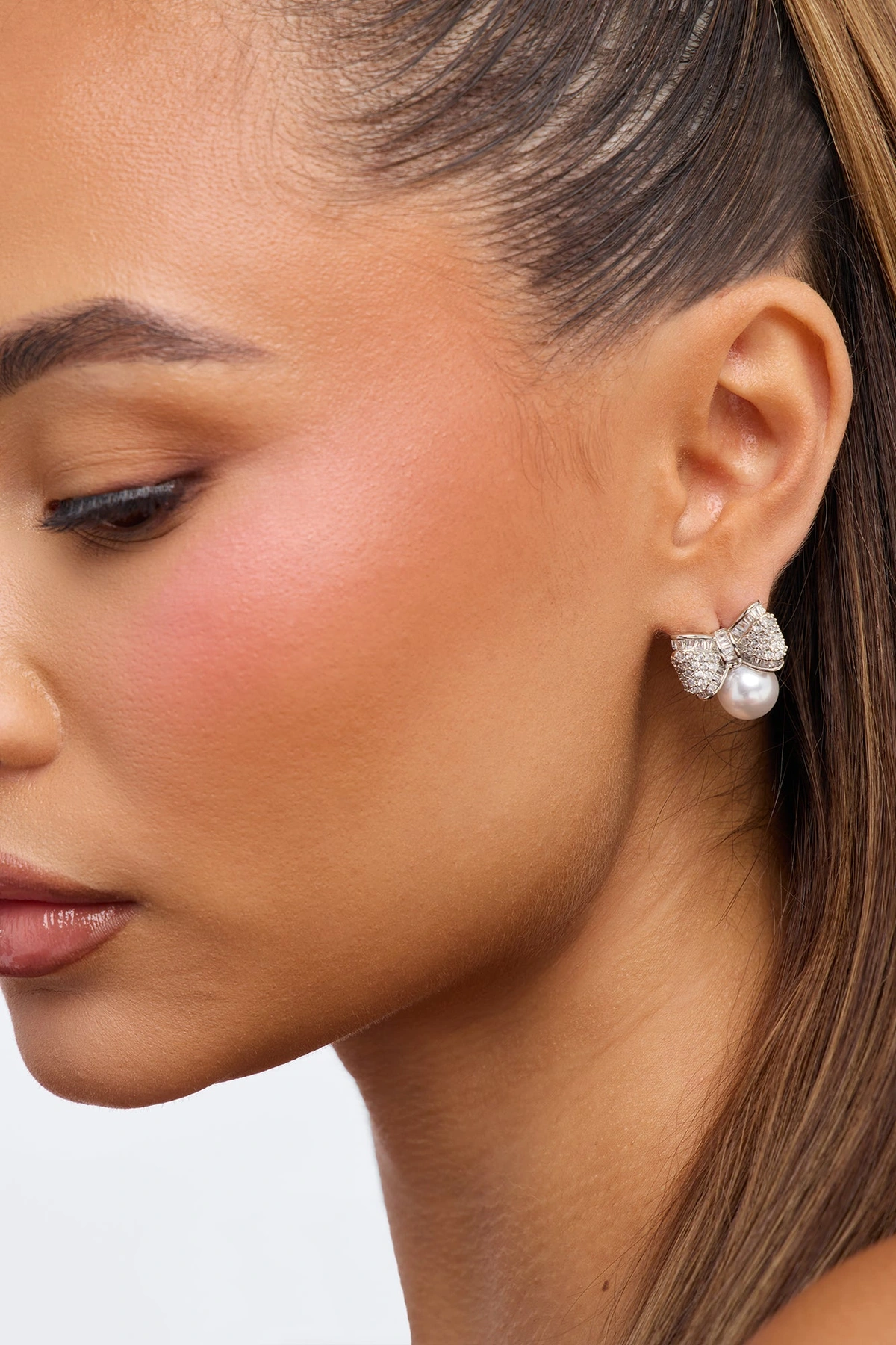 Wrapped In Sparkle Stud Earrings - Silver — Prateado