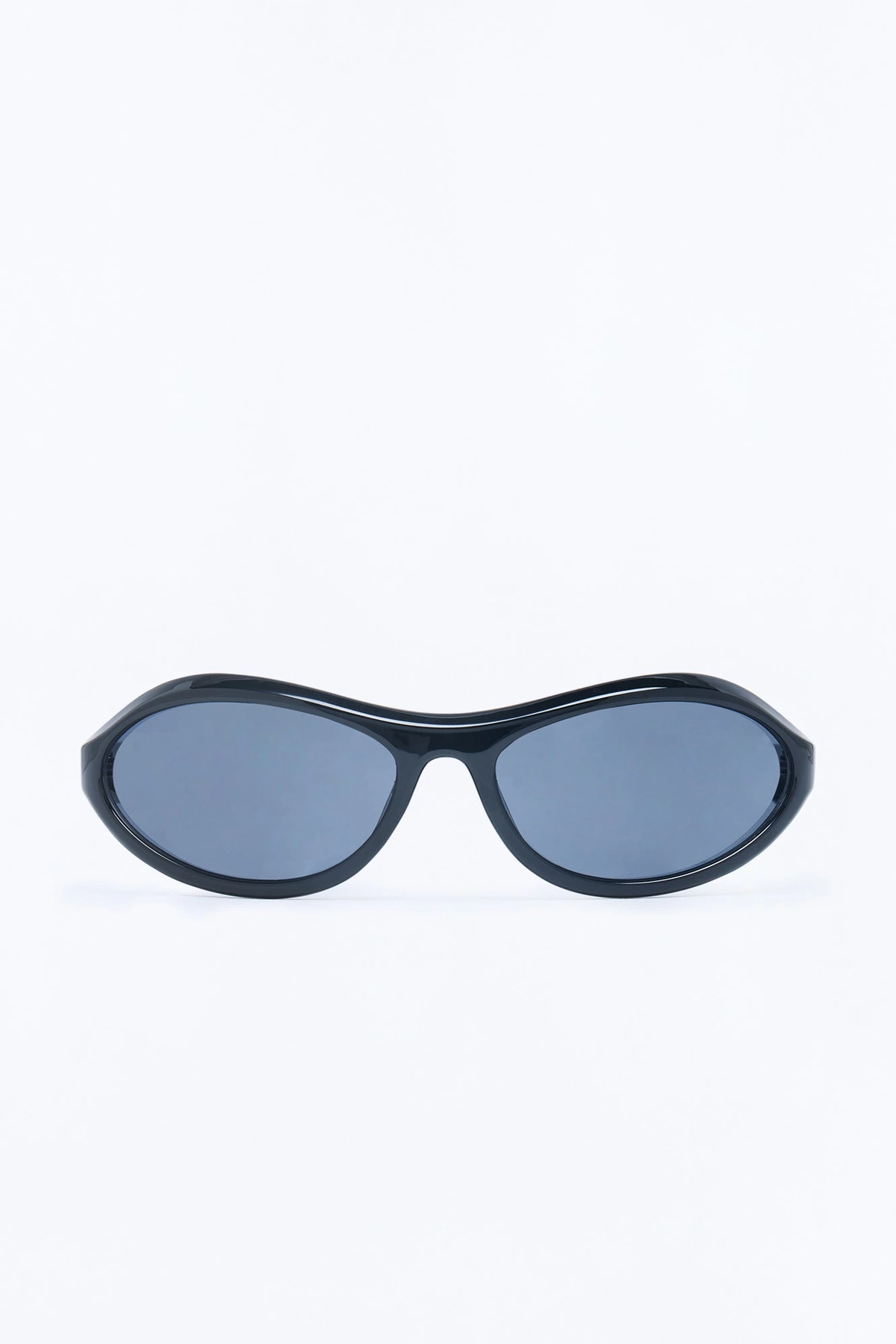 Don't Disturb Me Sunglasses - Black — Preto